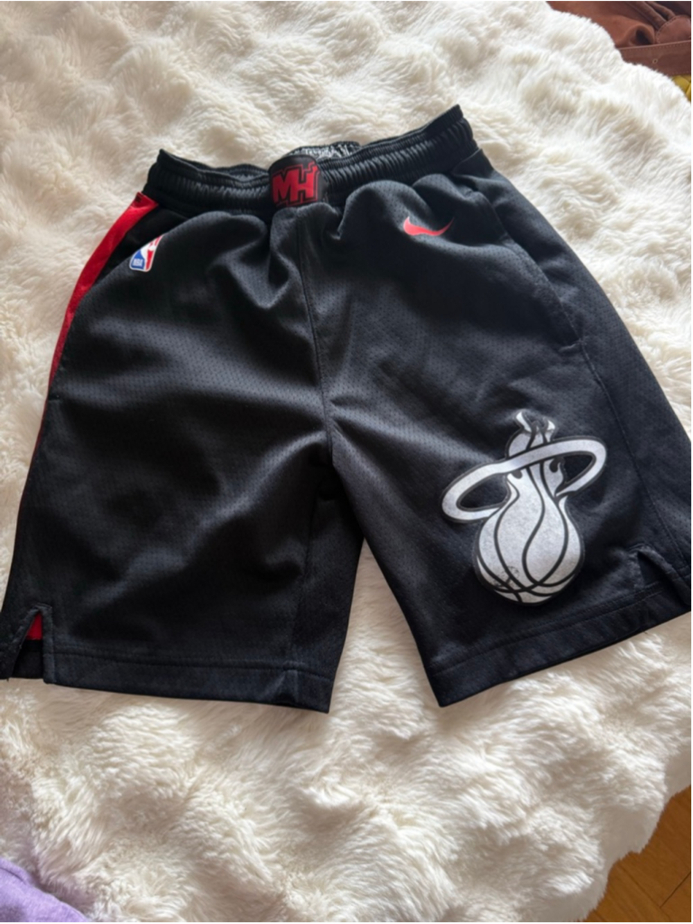 Preowned , Nike Miami Heat City Edition Swingman Shorts, boys youth Small